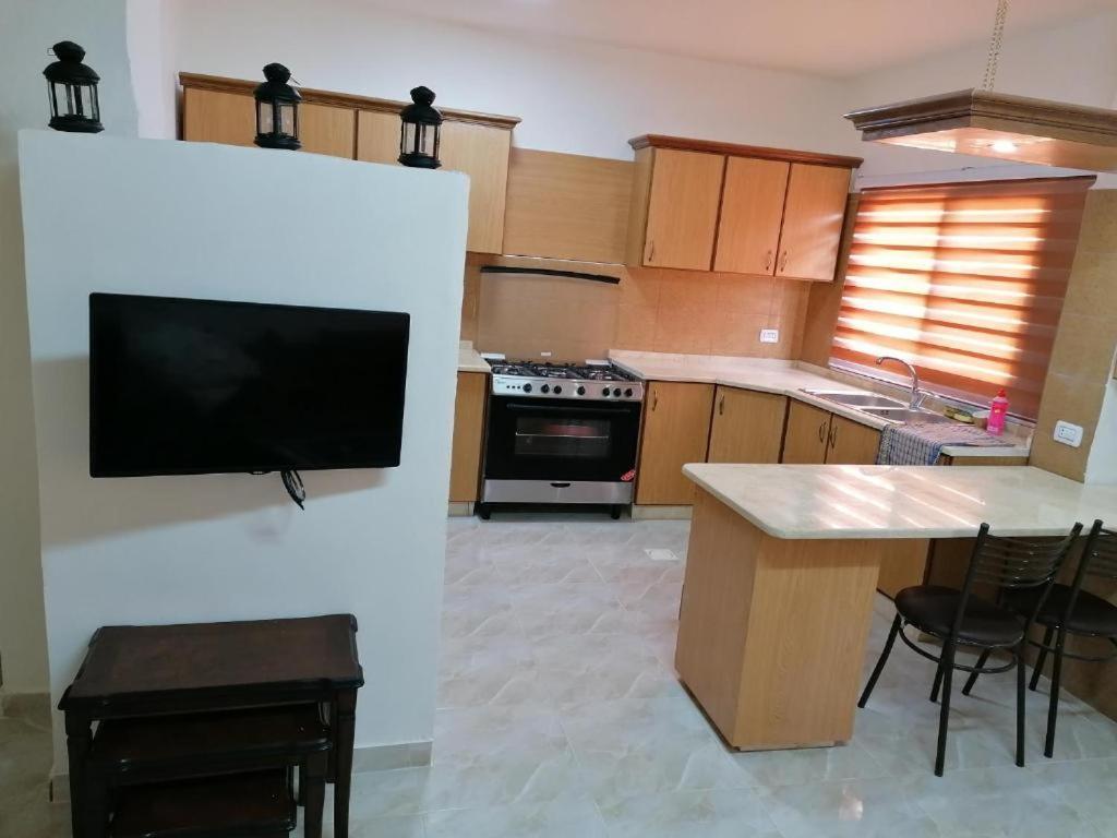 Emile Altwal Madaba Hotel Bagian luar foto